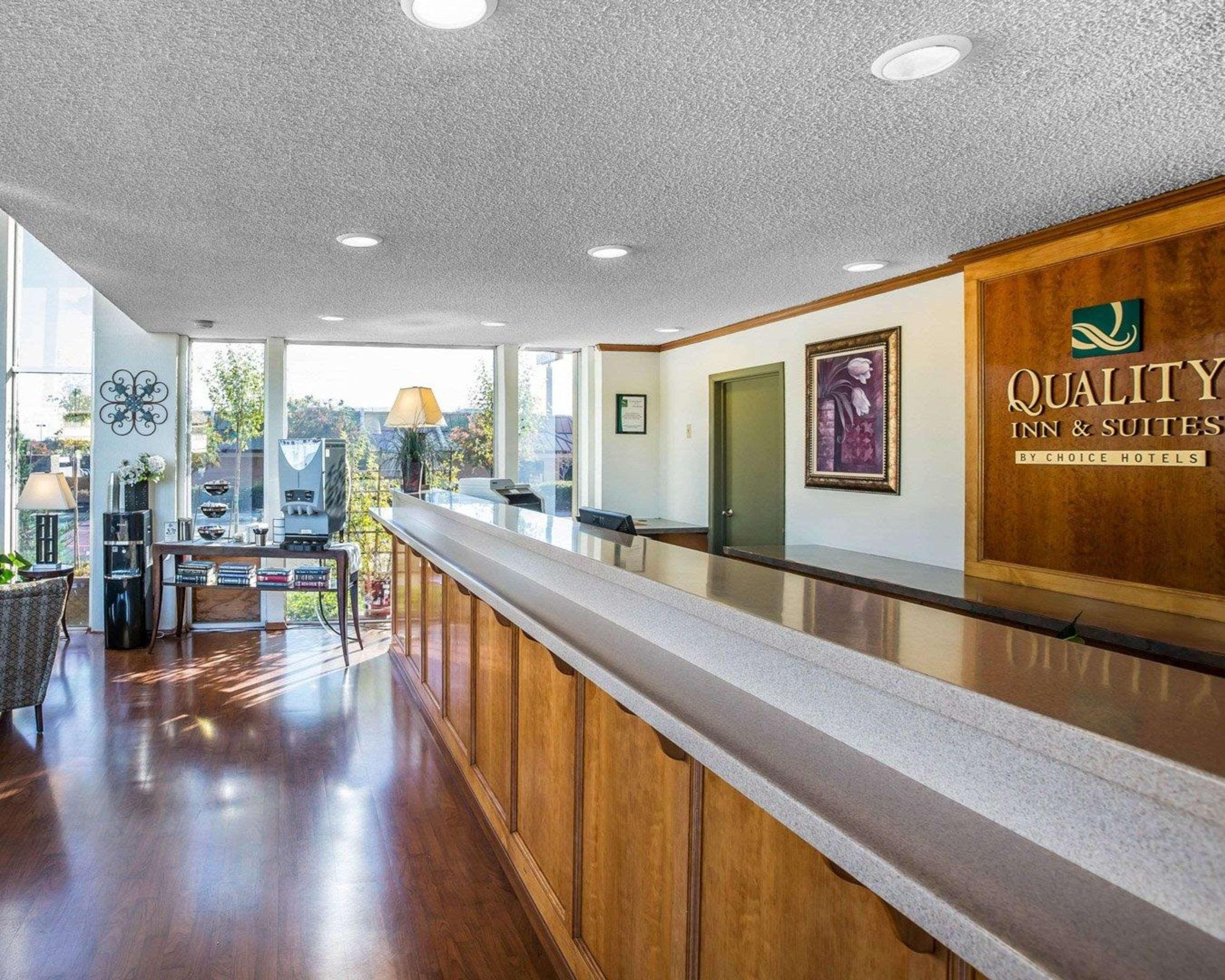 Hotel Quality & Shingle Springs 2*