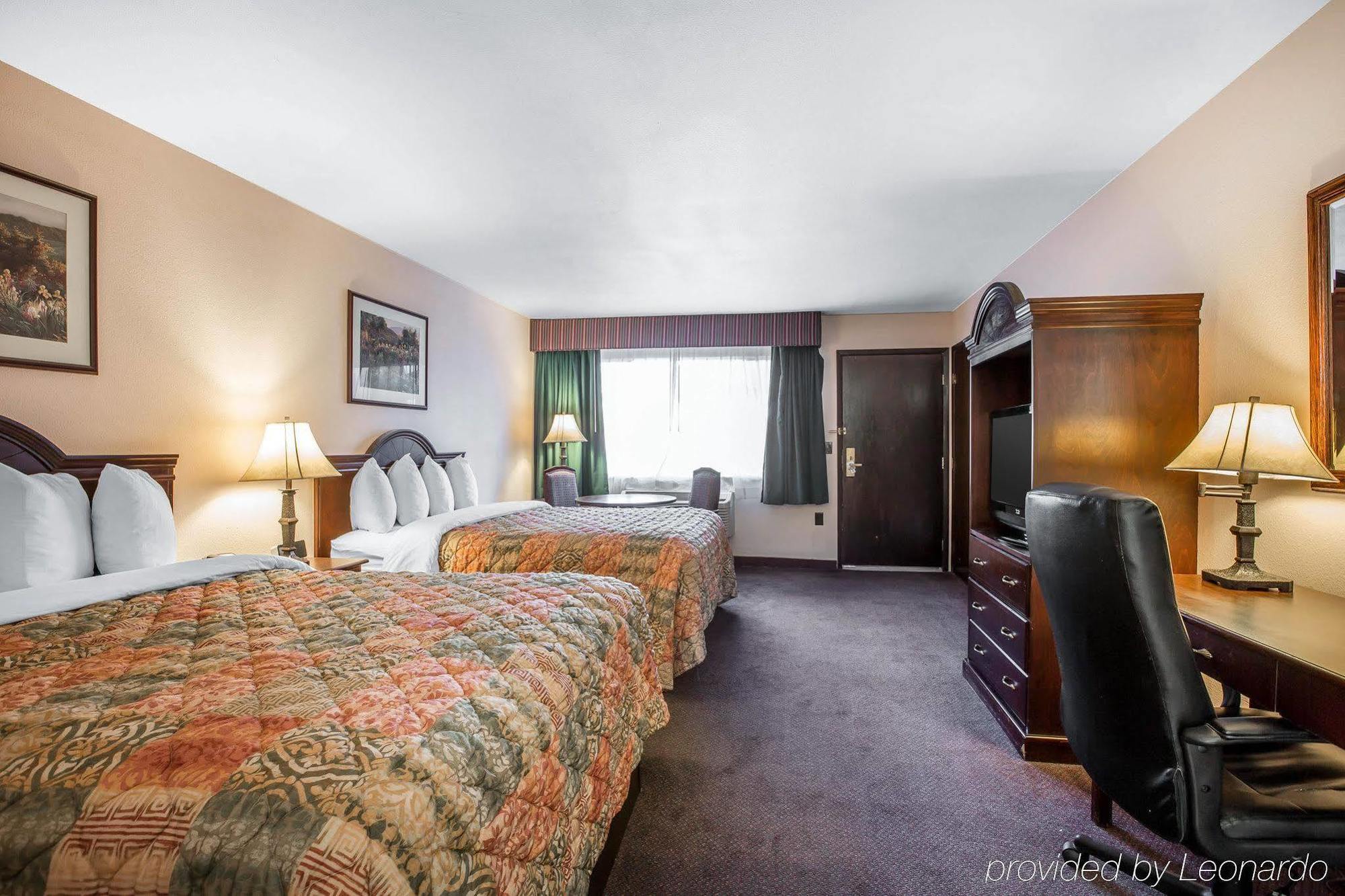 Quality & Shingle Springs Hotel 2*